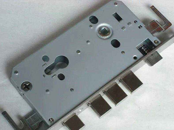 建水24小时上门开锁公司